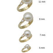 Pearl Ring with Diamonds
