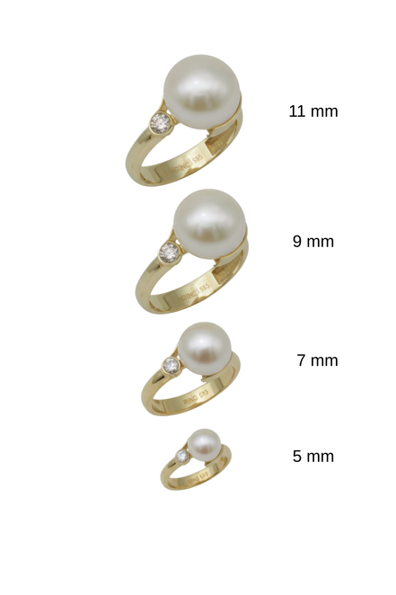 Pearl Ring with Diamonds