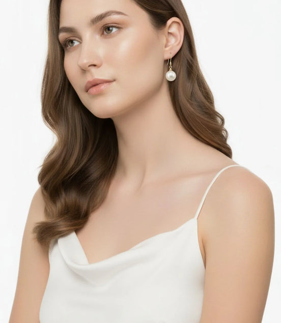 White Dangling Natural Pearl Earring
