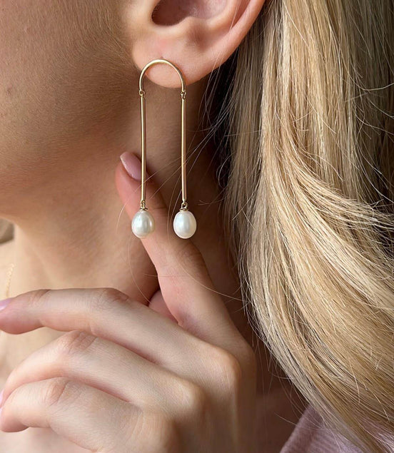 Natural Pearl Rocking Earring