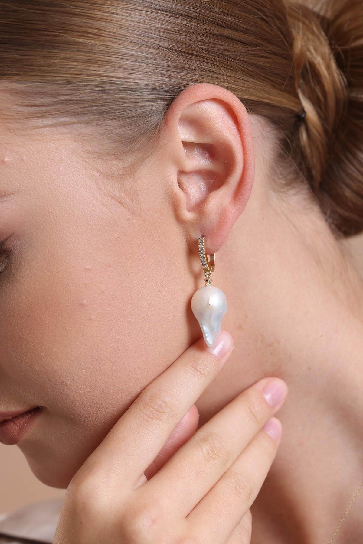 Baroque Natural Pearl Earring