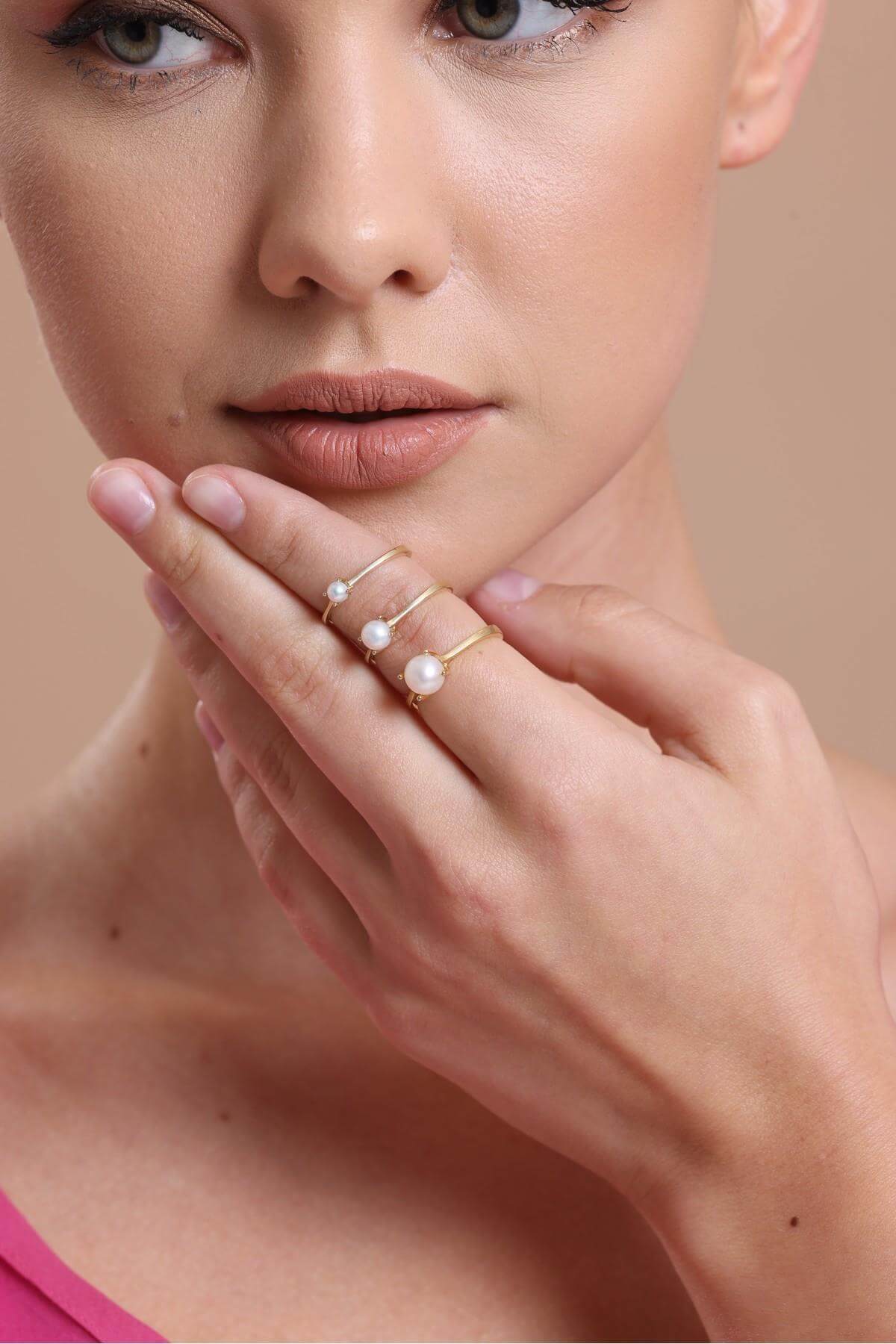 Small Natural Pearl Solitaire Design Ring