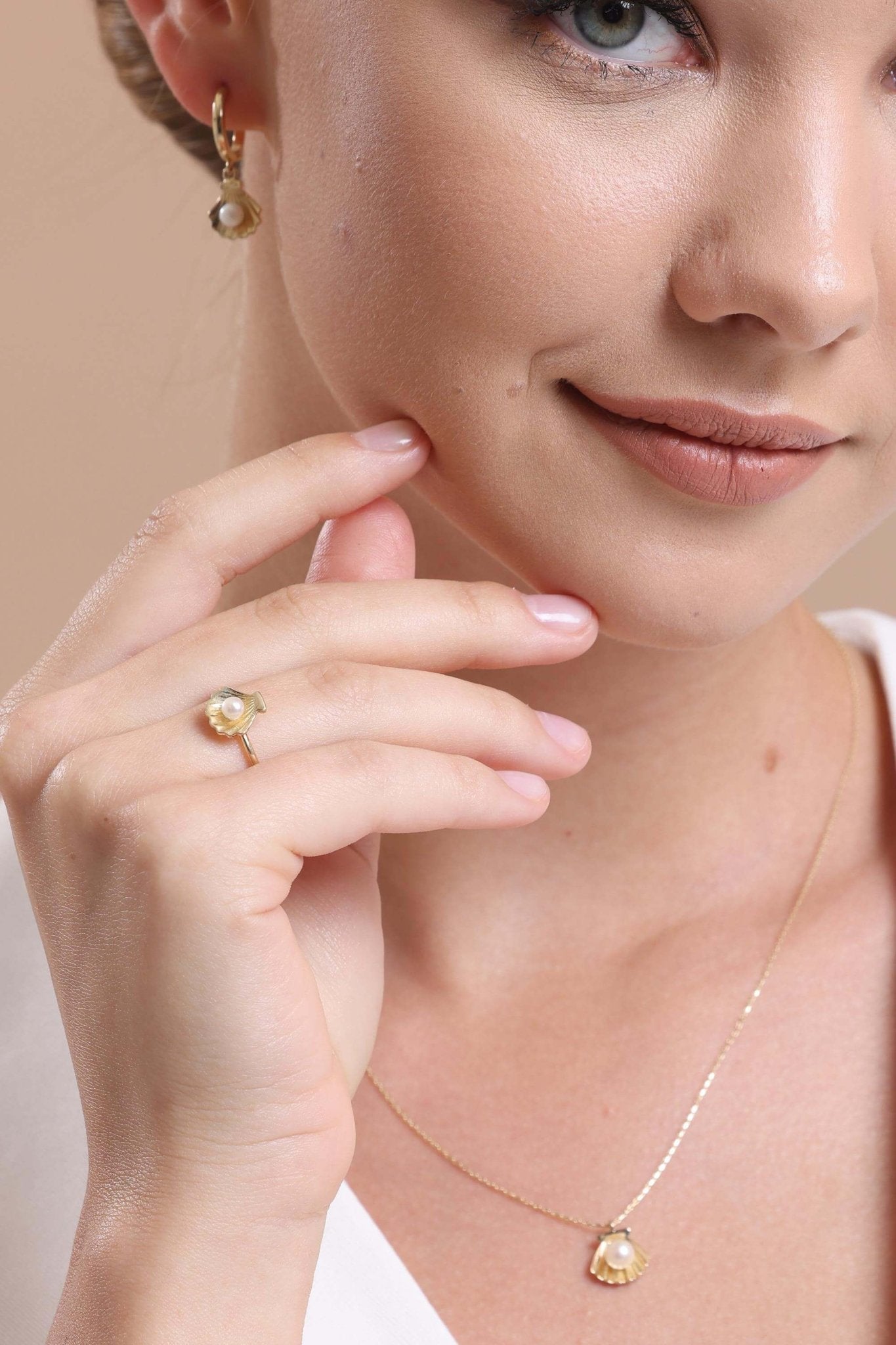 Oyster Natural Pearl Earring Necklace Ring Triple Set