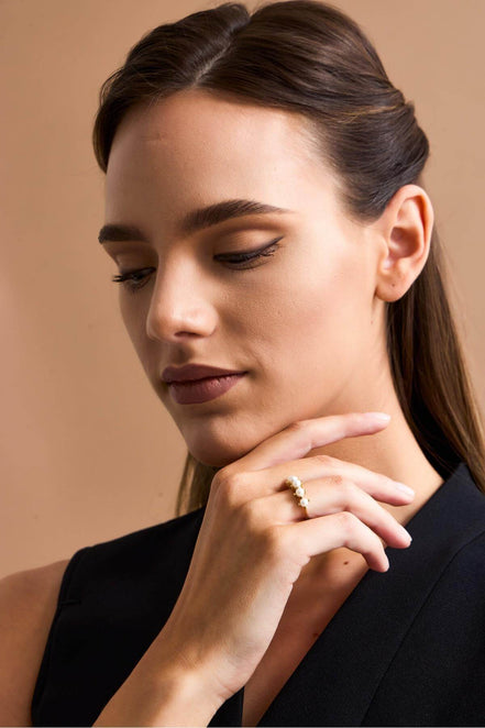 Kalın Tırnak Beş Doğal İncili Yüzük | | Birinci1926