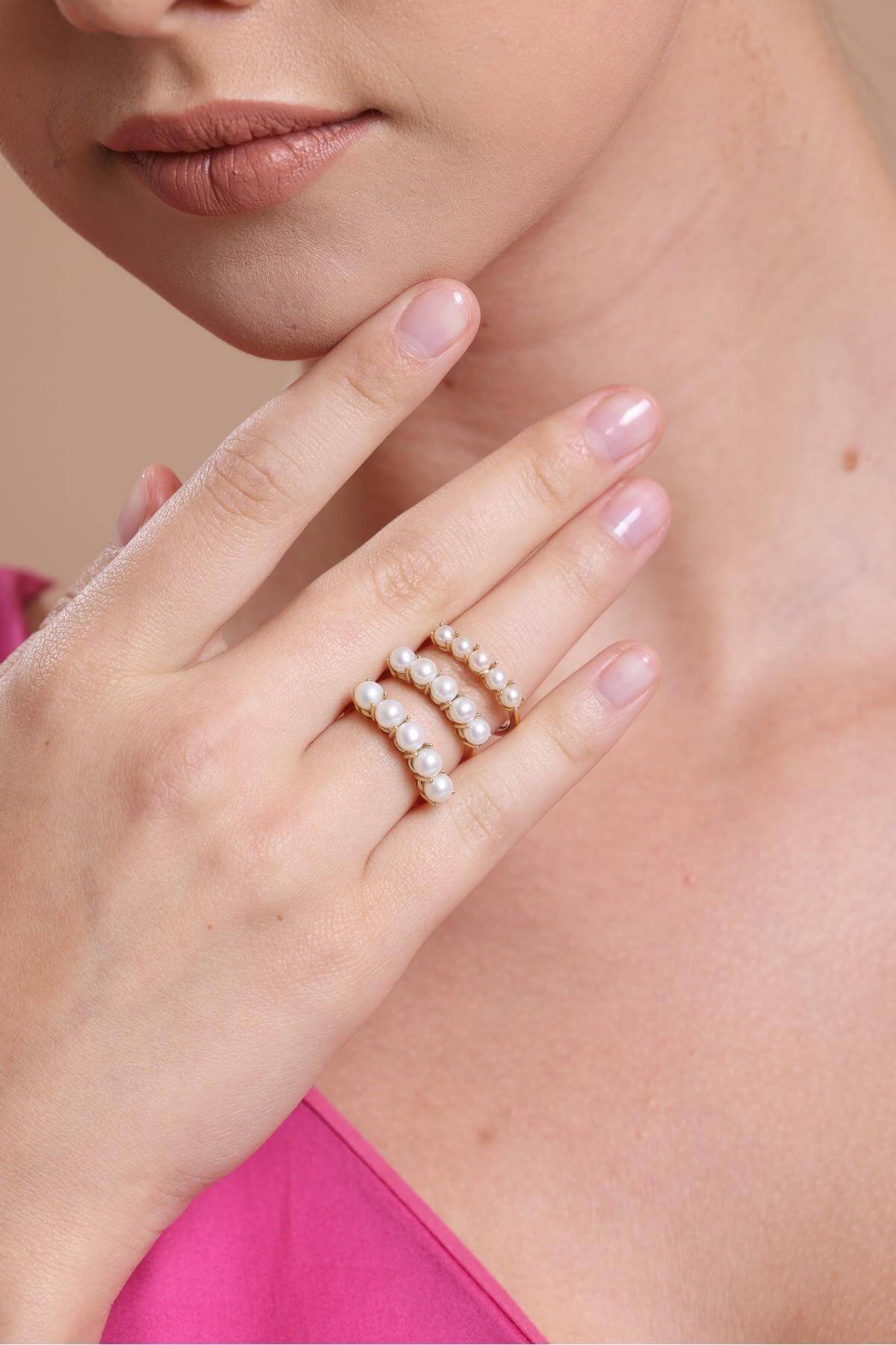 Medium Natural Pearl Ring