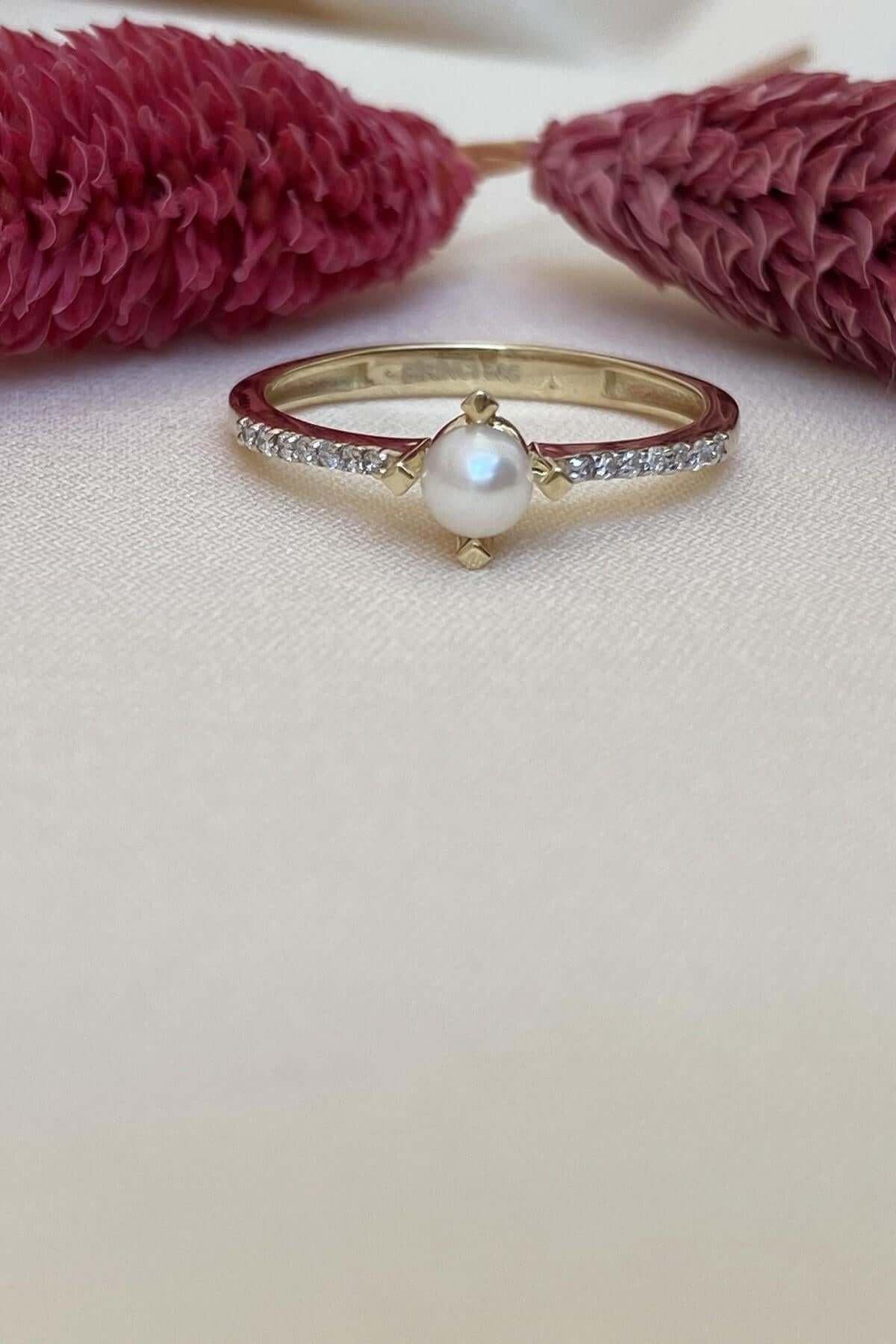 Solitaire Design Natural Pearl Ring