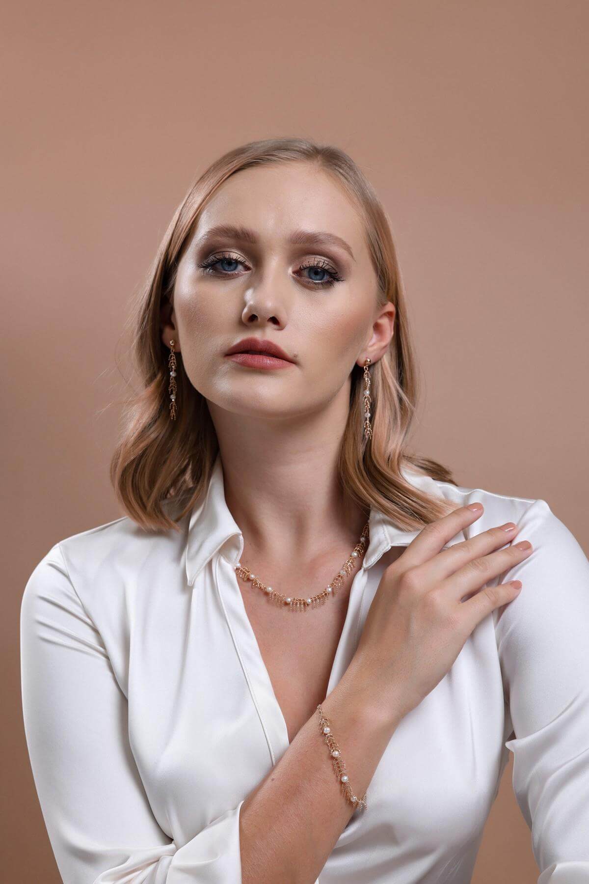 Bone Model Natural Pearl Earring Necklace Bracelet Triple Set