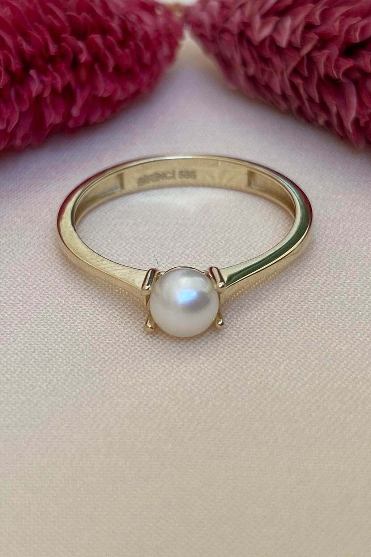 Medium Natural Pearl Solitaire Design Ring