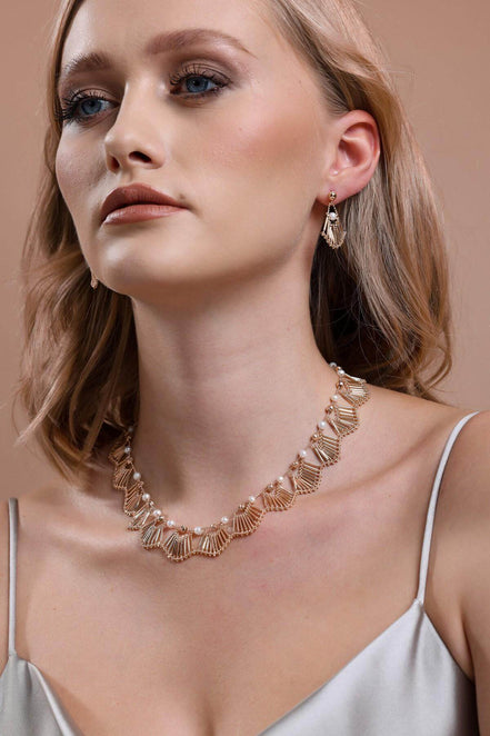 Yelpaze Design Natural Pearl Necklace