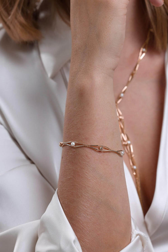 Slice of Baklava Dorika Natural Pearl Bracelet