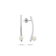 Natural Pearl Model Earring