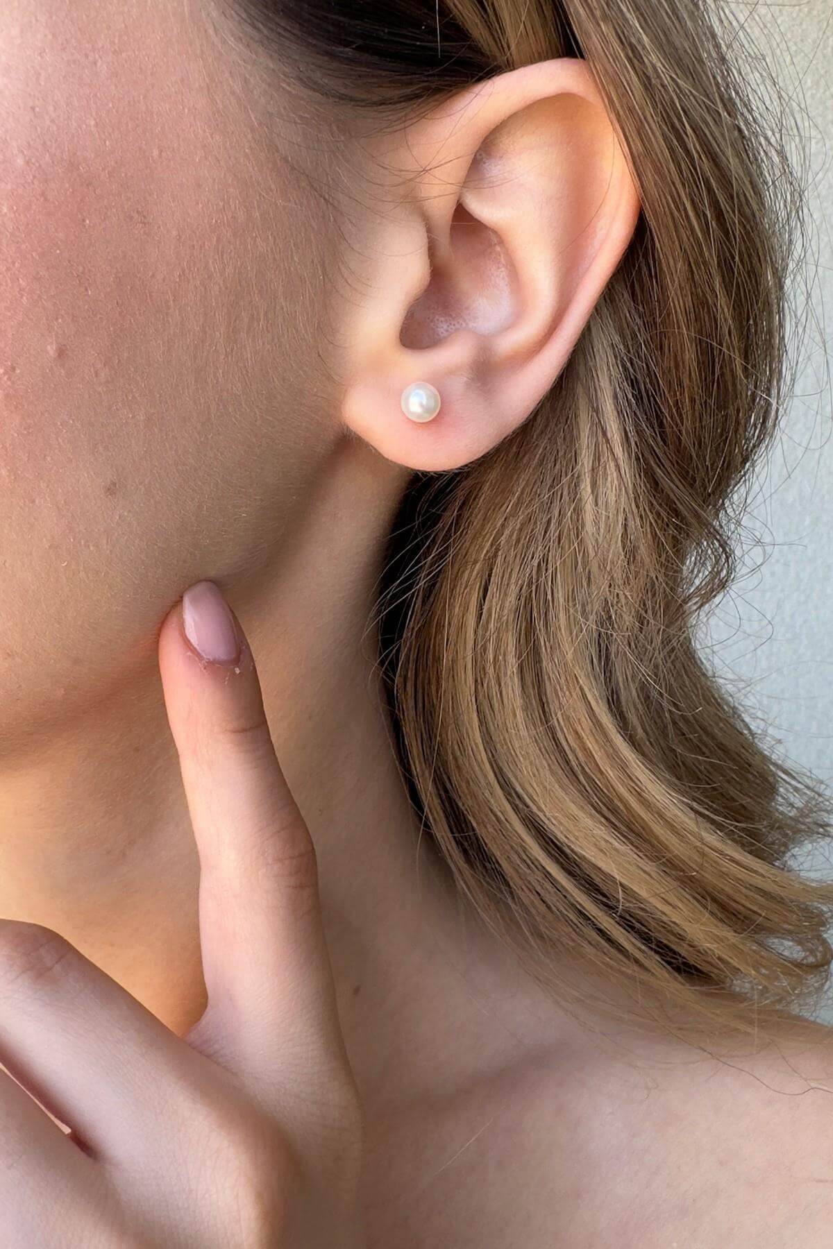 White Natural Pearl Earrings