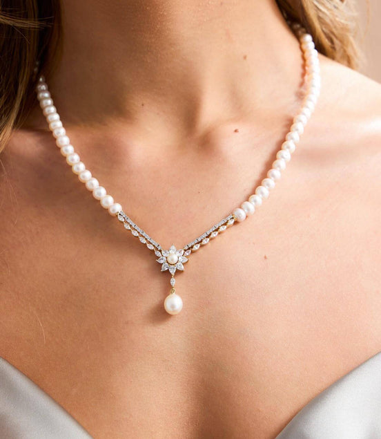 Daisy Design Natural Pearl Necklace