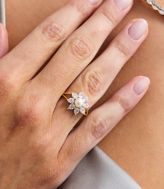 Daisy Design Natural Pearl Ring