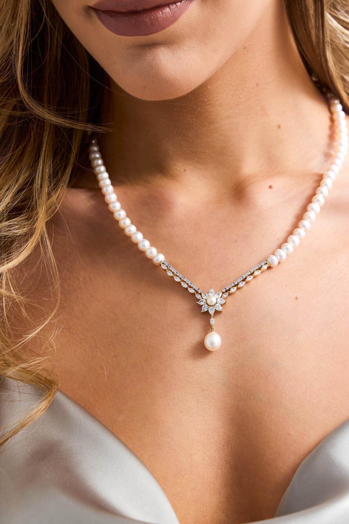 Daisy Design Natural Pearl Earring Necklace Bracelet Ring Quadruple Set