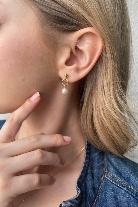 Cyclic Fresh Water Natural Pearl Earring