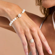 Daisy Design Natural Pearl Bracelet