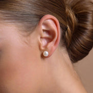 Round Natural Pearl Earring