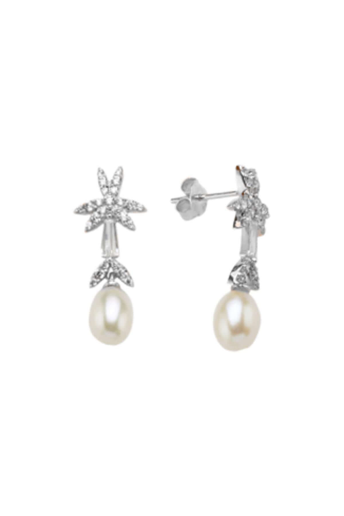 Leaf Design Natural Pearl Earring