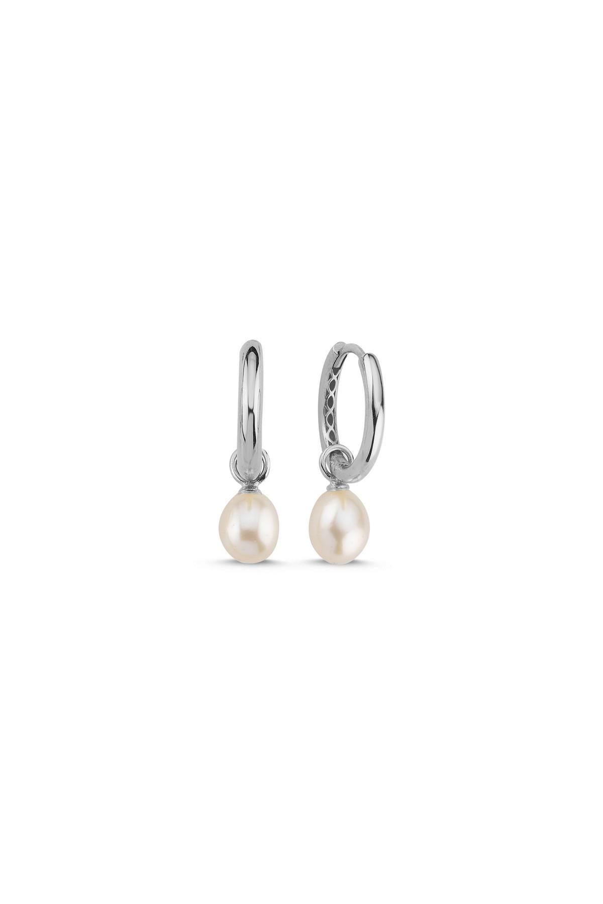 Natural Pearl Dangling Earring