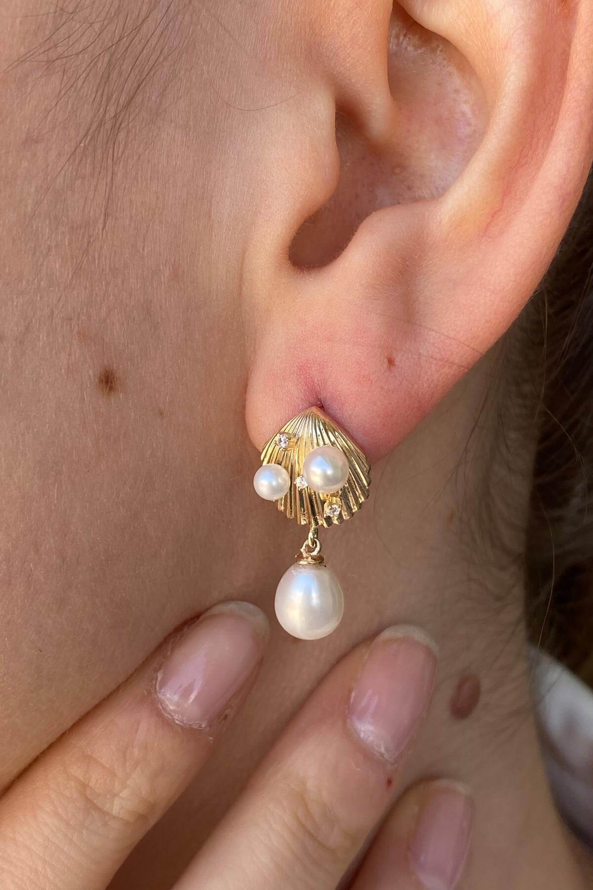 Oyster Natural Pearl Earring