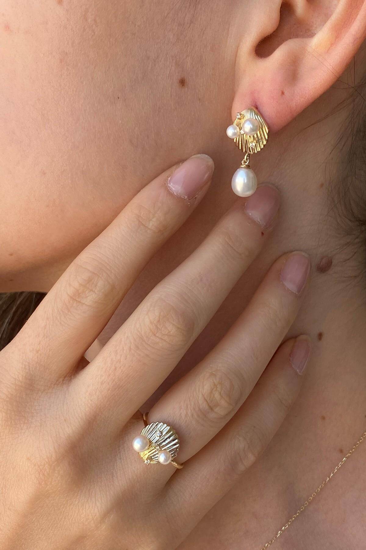 Oyster Natural Pearl Earring