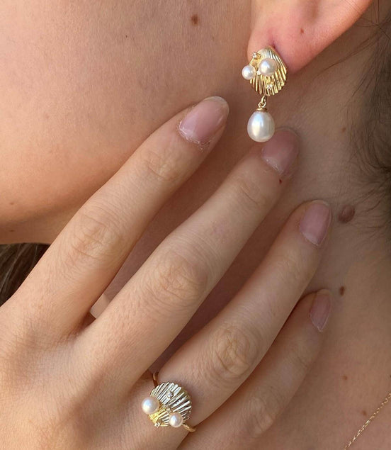 Oyster Natural Pearl Earring