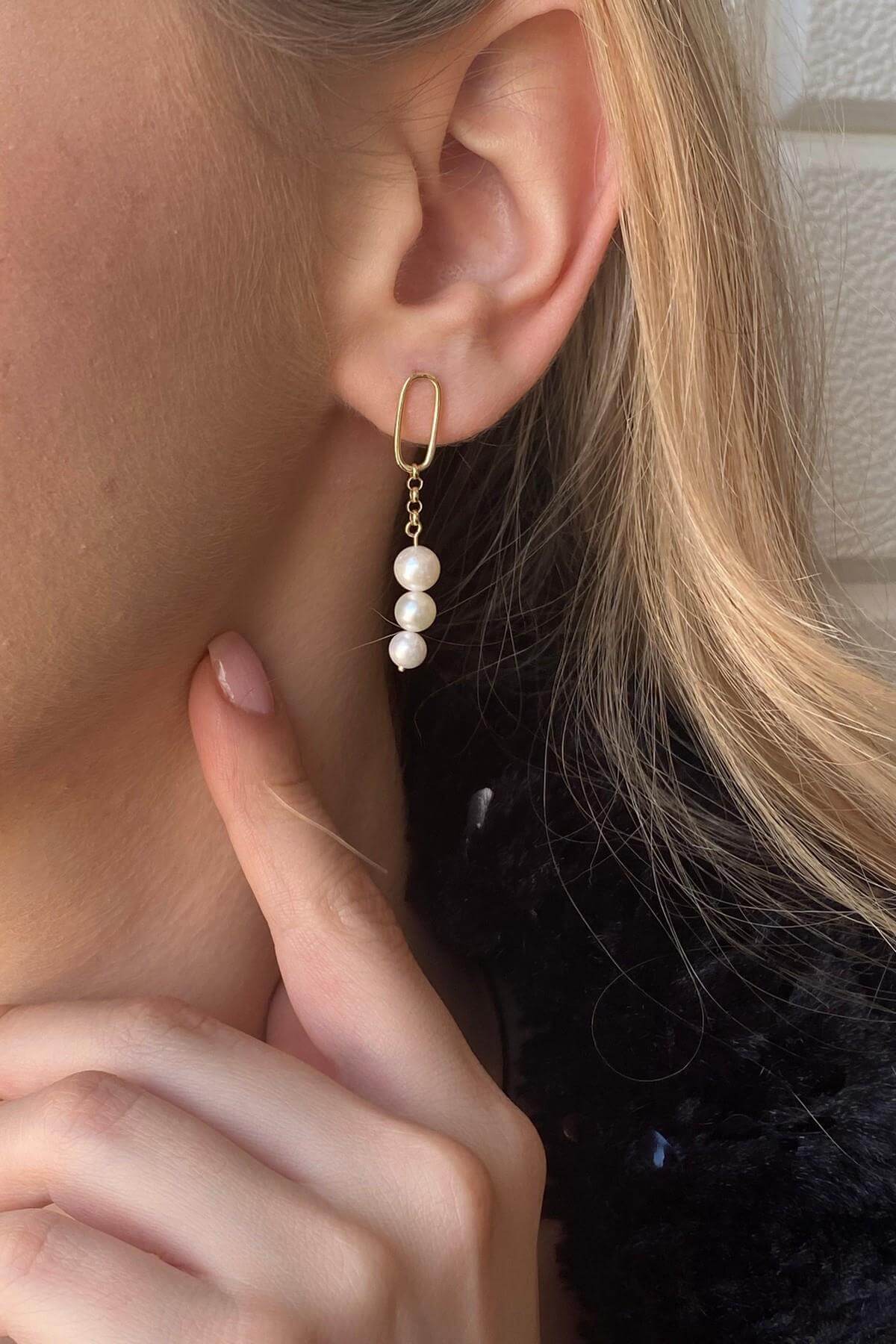 Rocking Fresh Water Natural Pearl Earring
