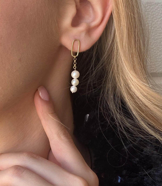 Rocking Fresh Water Natural Pearl Earring