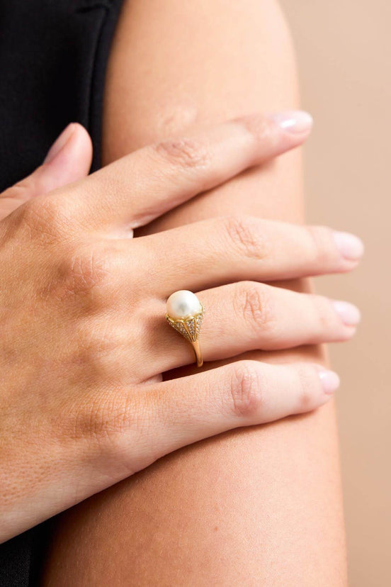 Lightbulb Design Natural Pearl Ring