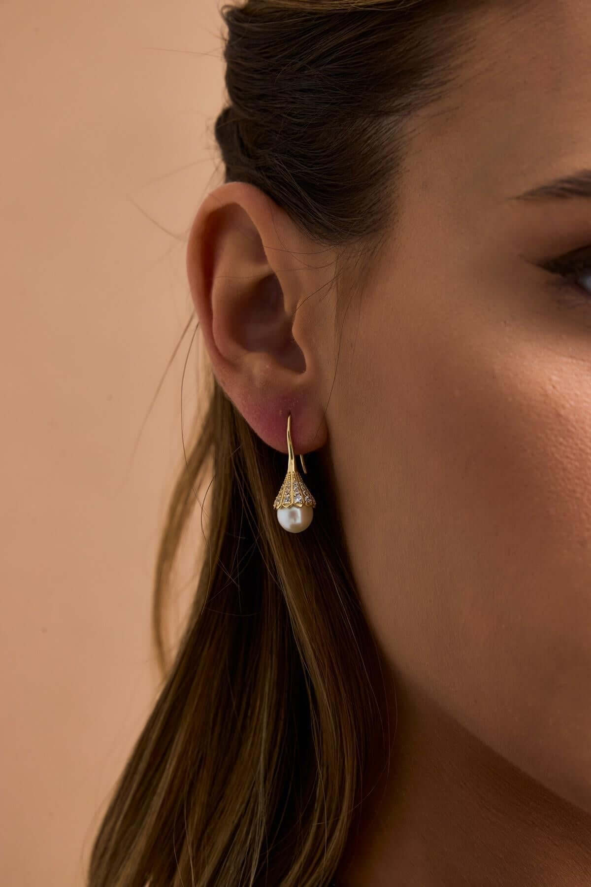 Lightbulb Design Natural Pearl Earring Necklace Ring Triple Set