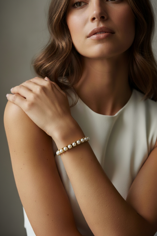 Four Pronged Natural Pearl Bracelet