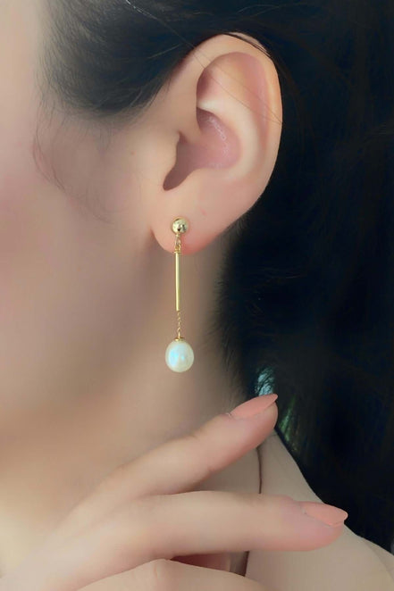 Natural Pearl Dangling Earring
