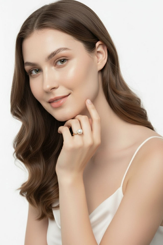 Pearl Ring with Diamonds