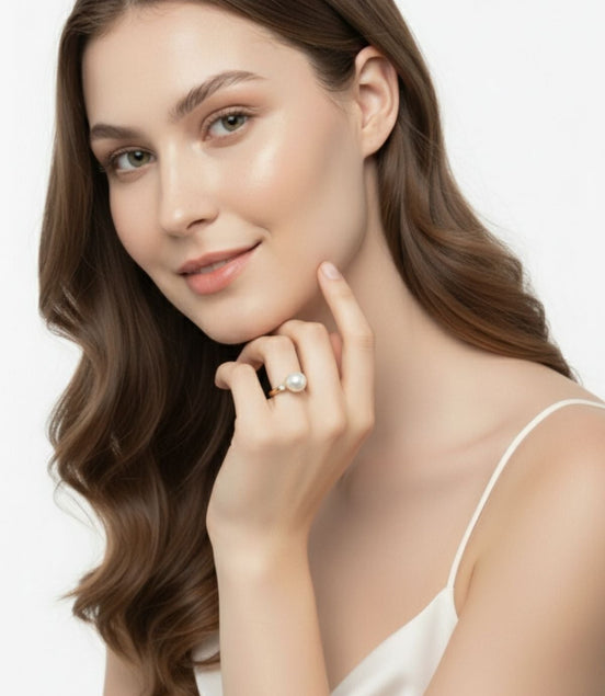 Pearl Ring with Diamonds