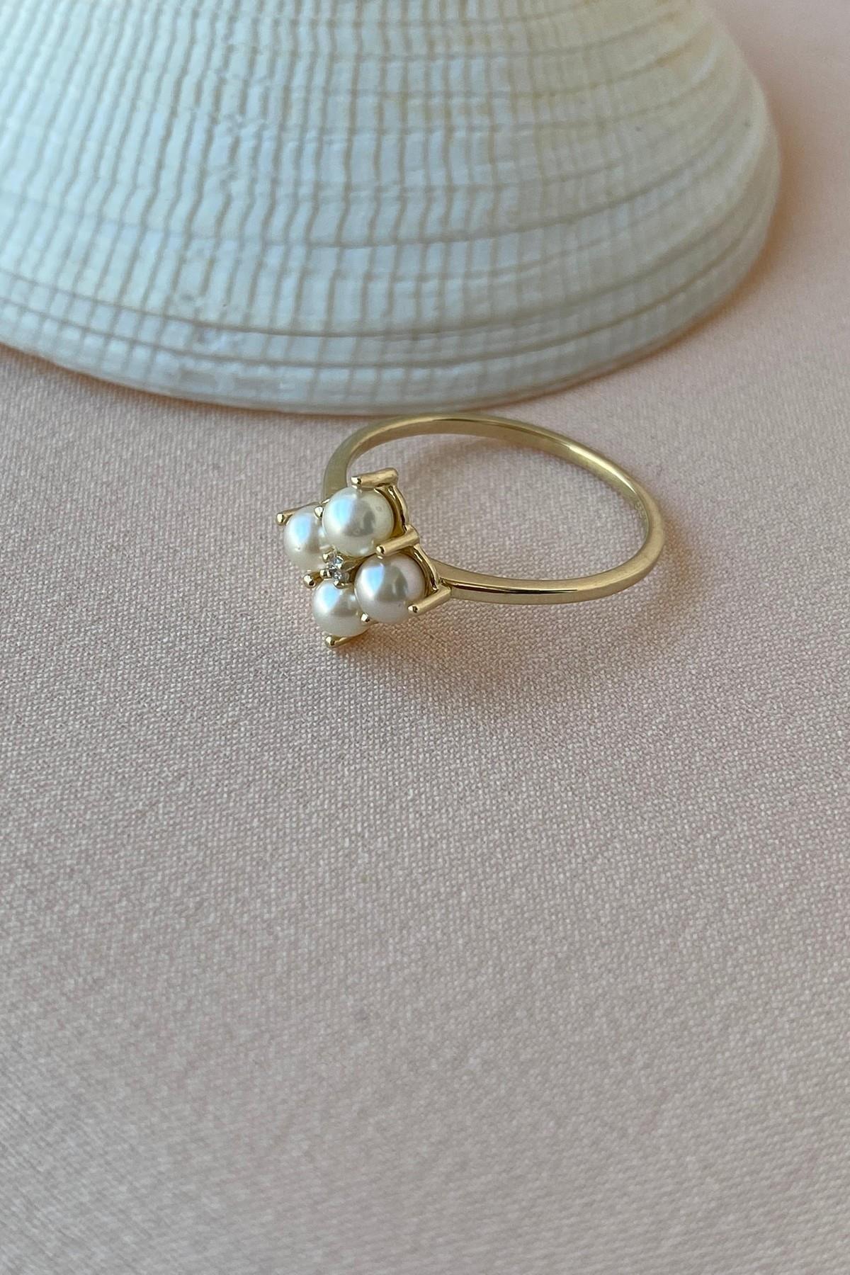 0,06 Karat Natural Pearl Diamond Ring