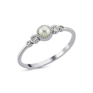 0,12 Karat Crispy Natural Pearl Diamond Ring