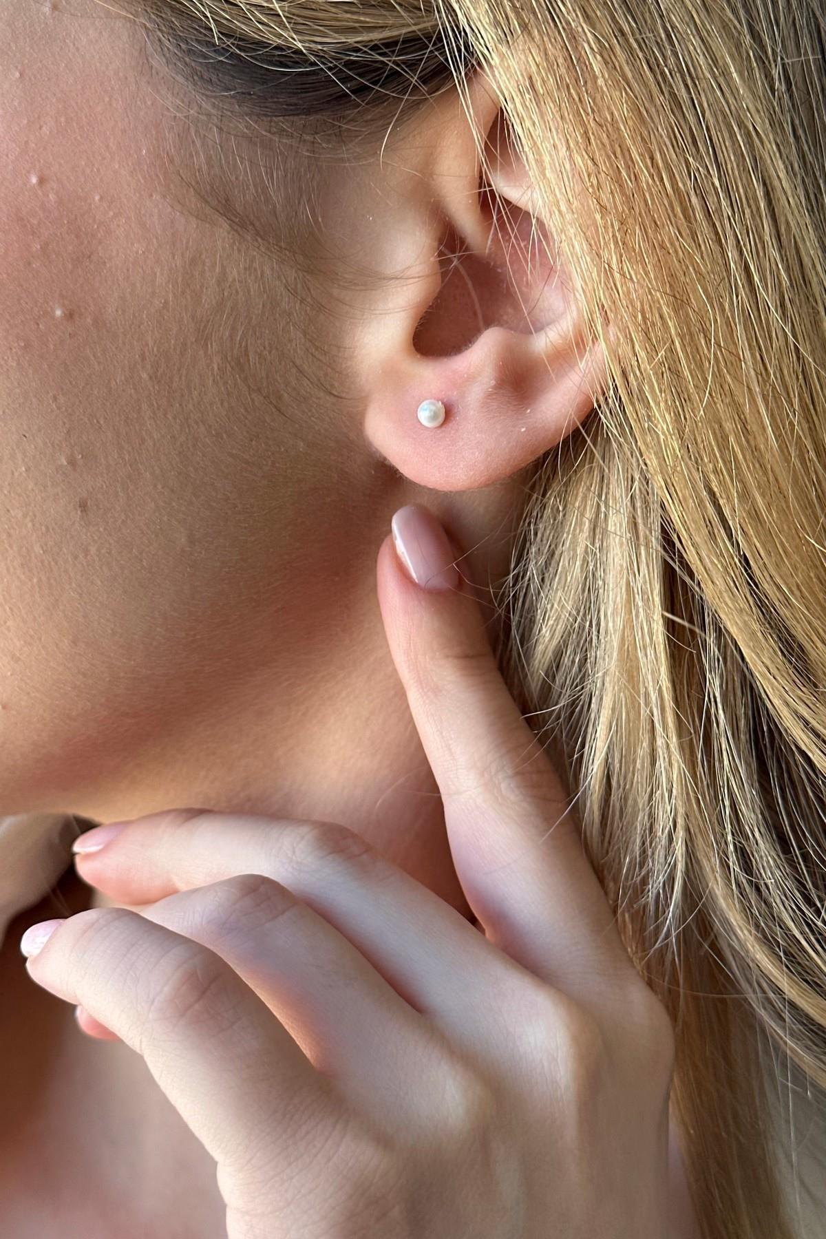 White Natural Pearl Earrings