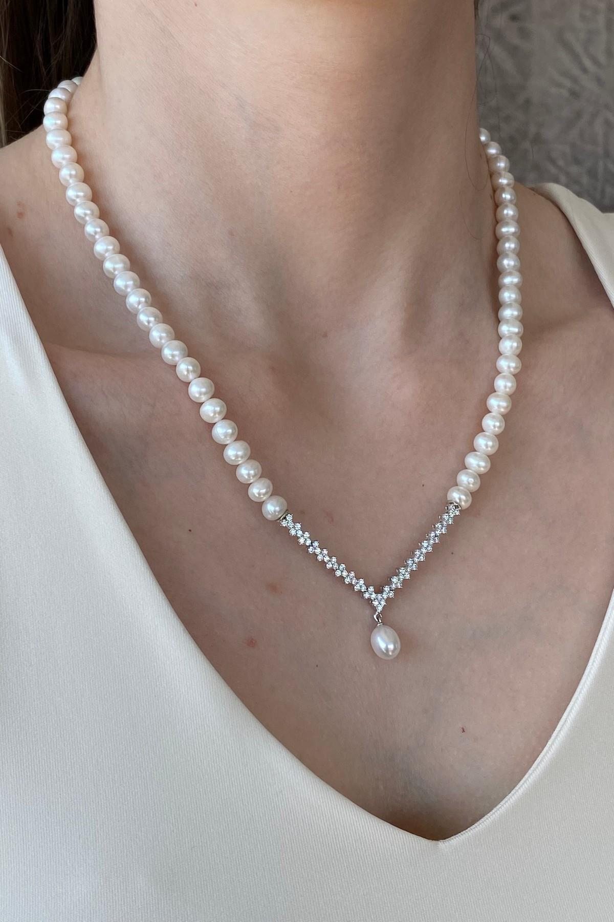 Zircon Stone Watercourse Natural Pearl Necklace