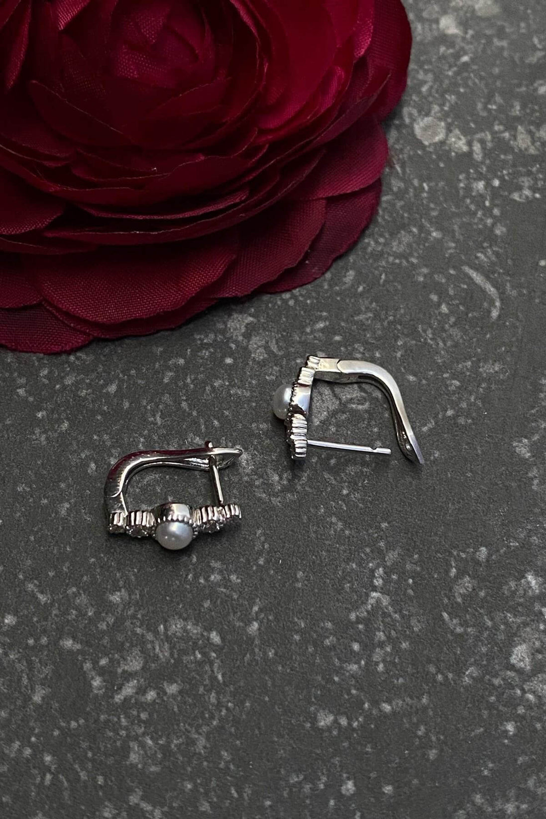 Crispy Natural Pearl 0,22 Karat Diamond Earring