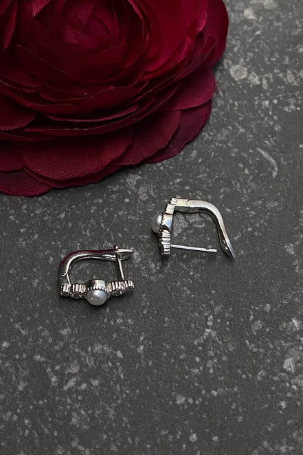 Crispy Natural Pearl 0,22 Karat Diamond Earring