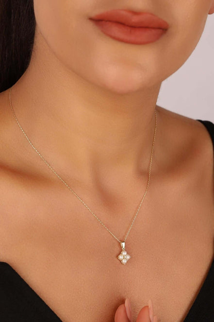 Square Four Natural Pearl 0,06 Karat Diamond Necklace