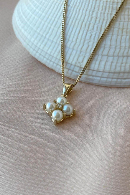 Square Four Natural Pearl 0,06 Karat Diamond Necklace