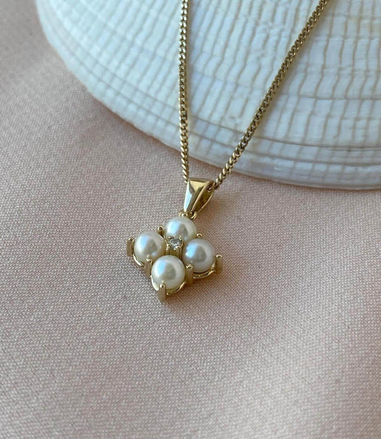Square Four Natural Pearl 0,06 Karat Diamond Necklace