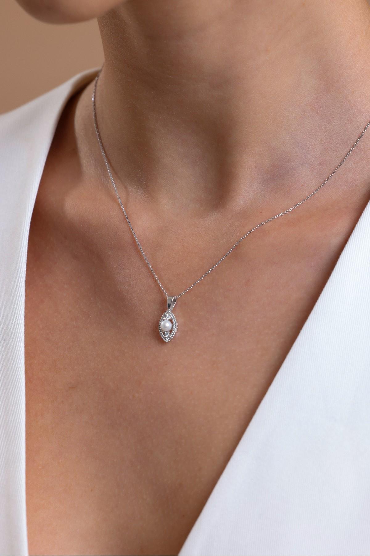 Eye Tek Natural Pearl 0,60 Karat Diamond Earring Necklace Ring Triple Set