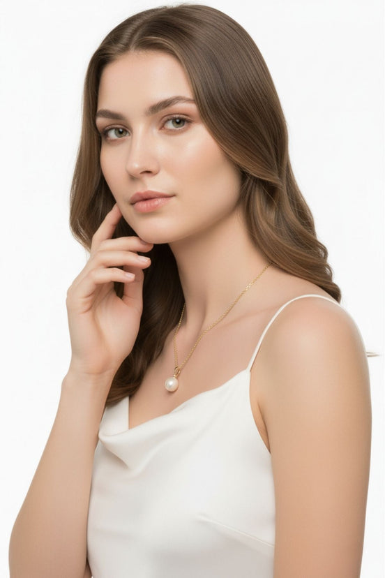 Three Pronged Diamond Natural Pearl Necklace